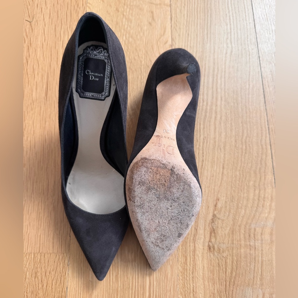Dior Elegant Black Suede Heels - Picture 2 of 4